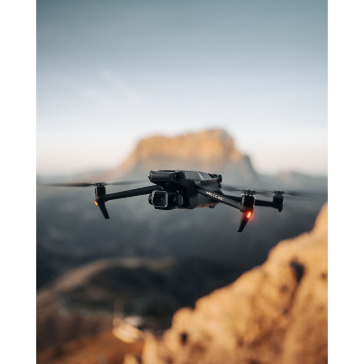 DJI Mavic 3 Classic (DJI RC)