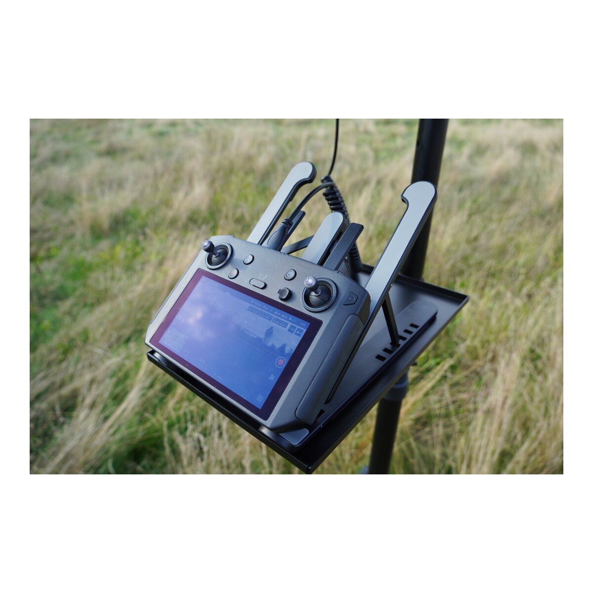 Zusatzmonitorset - Feelworld 21,5" Zoll 1000cdm² mit V-Mount Akku und Stativ, universell